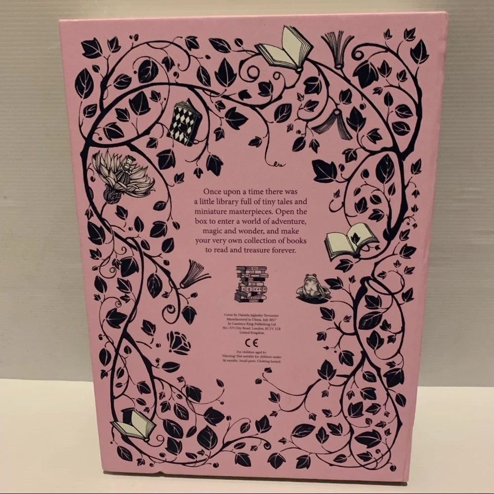 My Miniature Library - 30 Tiny Books, to Make, Read and Treasure. - Picture 11 of 16